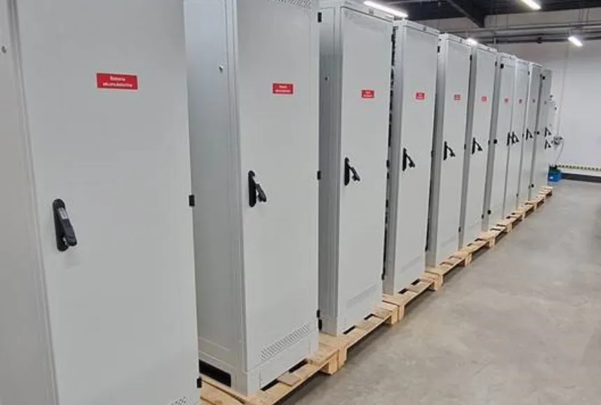 Prefabrykujemy szafy systemowe dla kilkudziesięciu farm fotowoltaicznych!